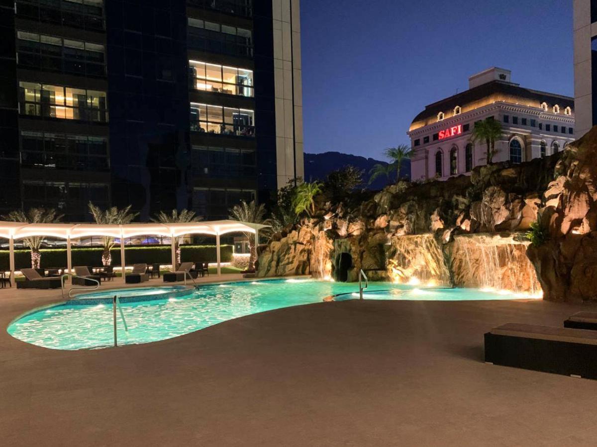 Safi Royal Luxury Metropolitan Hotel San Pedro Garza Garcia Exterior photo The pool at the Fontainebleau