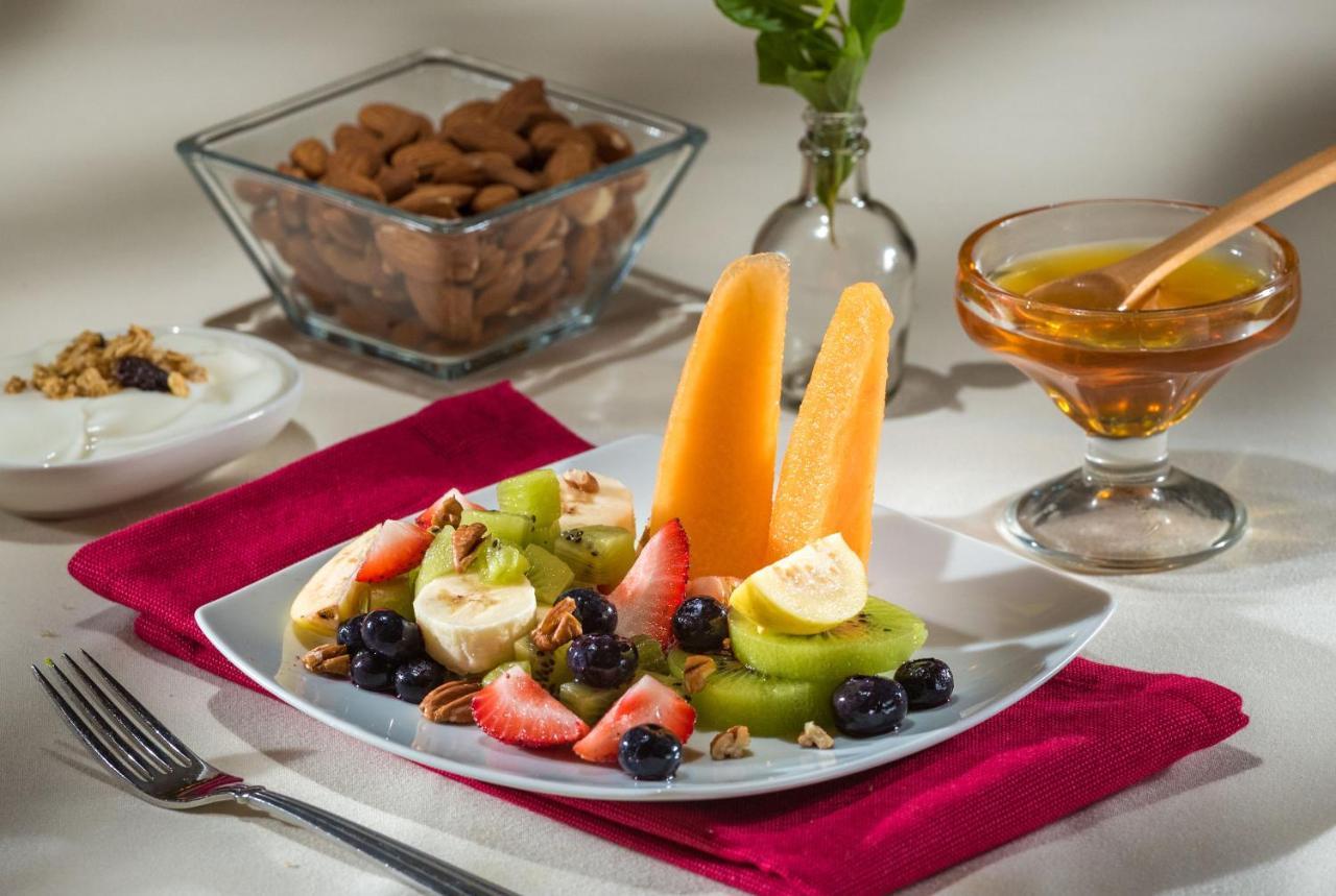 Safi Royal Luxury Metropolitan Hotel San Pedro Garza Garcia Exterior photo Fruit salad