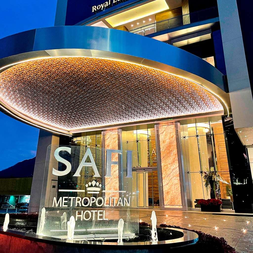 Safi Royal Luxury Metropolitan Hotel San Pedro Garza Garcia Exterior photo The entrance of the hotel