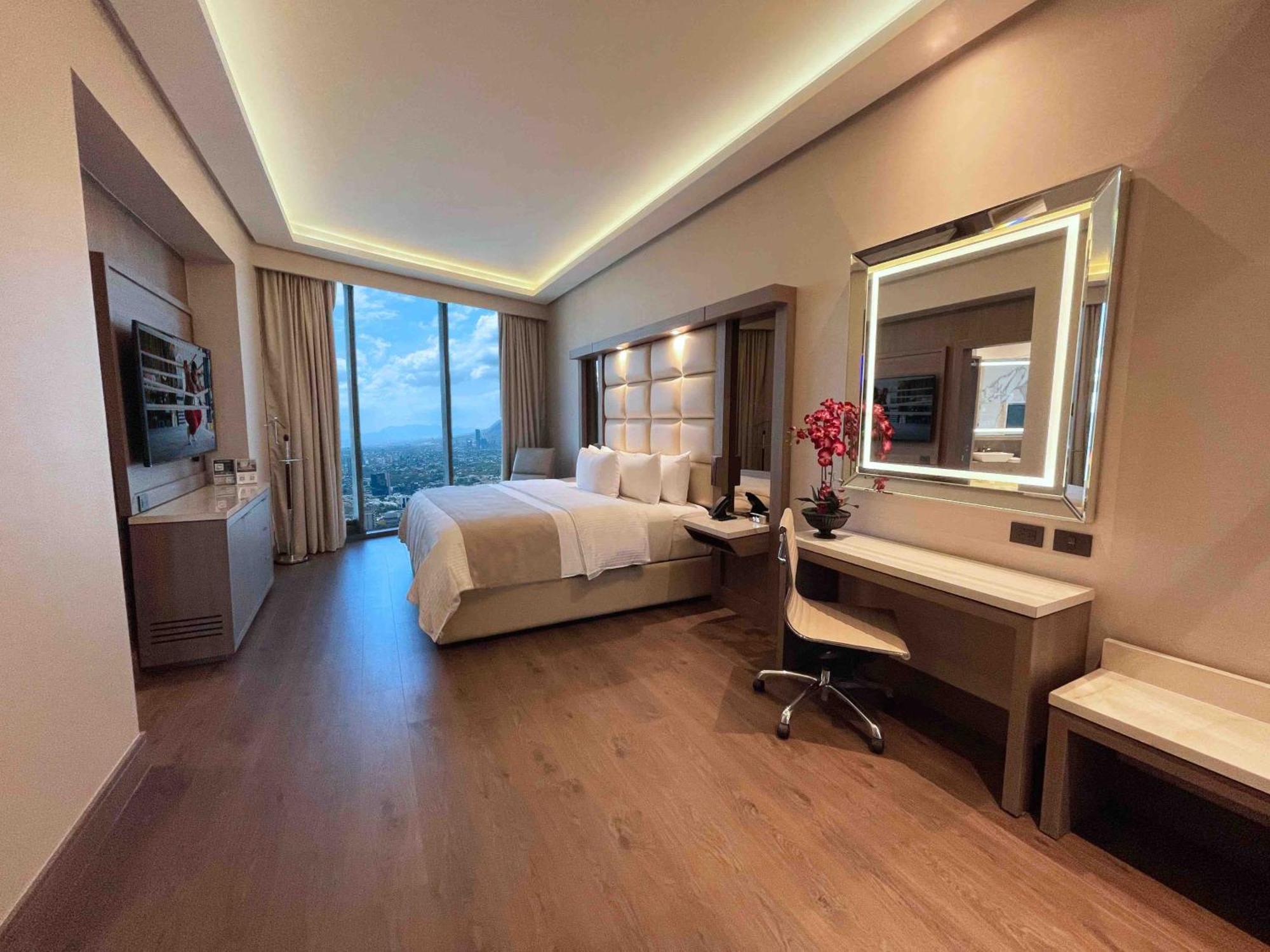 Safi Royal Luxury Metropolitan Hotel San Pedro Garza Garcia Exterior photo Deluxe room